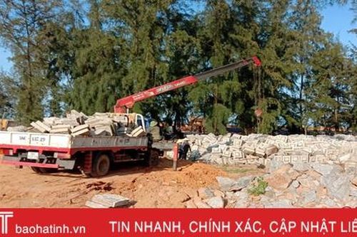 Nắng nóng gay gắt, người lao động Hà Tĩnh linh hoạt điều chỉnh giờ làm việc