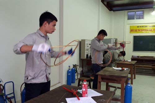 Người lao động được giới thiệu học nghề miễn phí có ảnh hưởng đến tiền trợ cấp thất nghiệp?