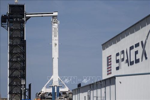SpaceX sẵn sàng cùng NASA chinh phục vũ trụ