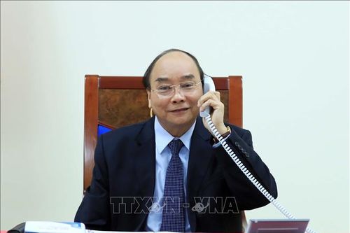 Thủ tướng Chính phủ Nguyễn Xuân Phúc điện đàm với Tổng thống Philippines