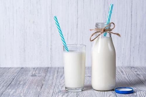 Sai lầm tai hại khi uống sữa khiến sức khỏe bạn ngày càng đi xuống, hãy bỏ ngay để sống khỏe, sống thọ