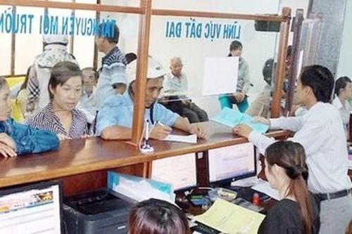 Công nhân khốn đốn vì tiền vẫn thu mà bảo hiểm vẫn 'treo'