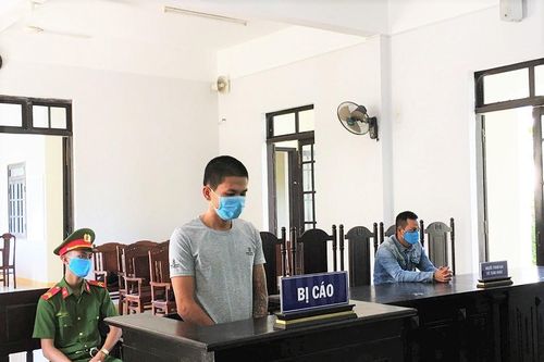 Kẻ tát nữ cán bộ chốt kiểm soát dịch COVID-19 lĩnh 9 tháng tù