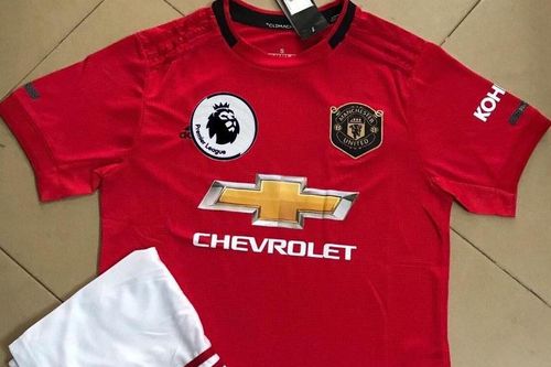 Thu giữ áo đấu Manchester United nhái của aobongda.net