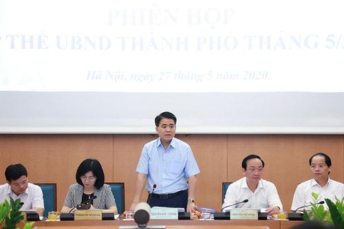 Tập thể UBND thành phố xem xét một số nội dung quan trọng trình Kỳ họp HĐND thành phố thường kỳ