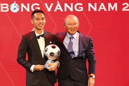 Bóng đá Việt Nam hôm nay: Hùng Dũng chưa từng nghĩ đoạt Quả bóng Vàng. Quang Hải sẽ cố gắng hơn nữa