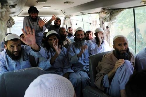 Afghanistan đã phóng thích 900 tù nhân Taliban