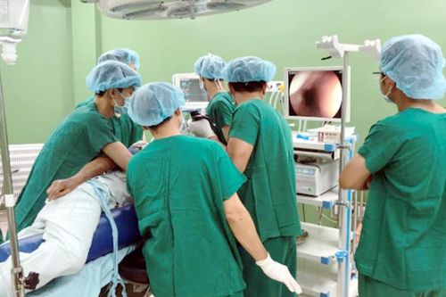 Cấp cứu thành công ca vỡ búi phình tĩnh mạch dạ dày