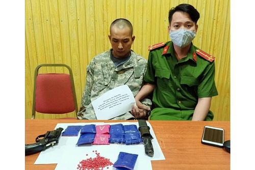 Bắt quả tang vụ vận chuyển gần 2.000 viên ma túy tổng hợp