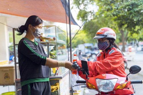 GoViet: Hỗ trợ gần 100.000 bữa ăn, tặng phiếu mua hàng cho các đối tác tài xế