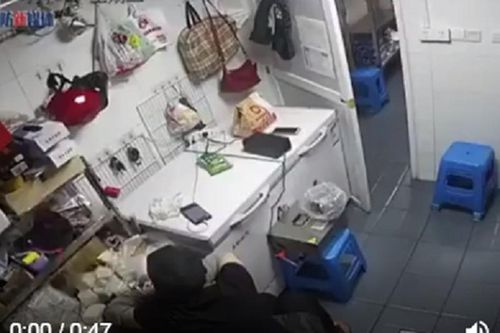 pin xe điện phát nổ khiến người phụ nữ suýt bị thiêu cháy