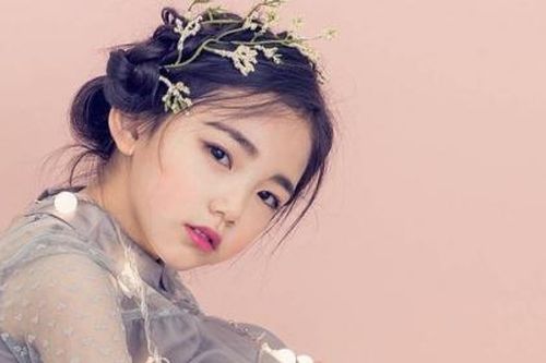 Mẫu nhí xinh nhất xứ Hàn không thể phát triển chiều cao dù mới 9 tuổi