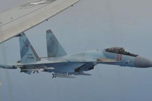 Máy bay tuần thám P-8 Poseidon Mỹ phát hoảng khi bị 2 Su-35 Nga kẹp nách