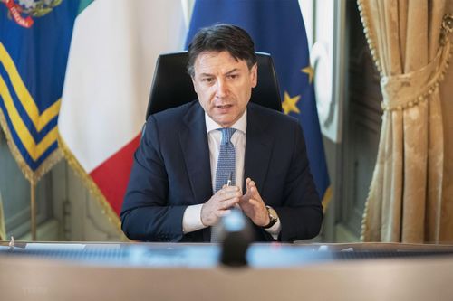 Thủ tướng Giuseppe Conte giành được sự ủng hộ cao của cử tri Italy