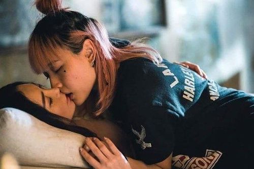'Phan Kim Liên' Ôn Bích Hà thú nhận từng yêu đồng tính