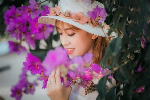 Ngắm loạt ảnh lung linh bên hoa của thiếu nữ, không ai ngờ hậu trường lại 'khó đỡ' đến thế này!