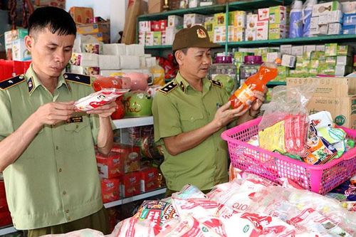 Khó xử lý vi phạm hàng hóa ở vùng cao Ðiện Biên Ðông