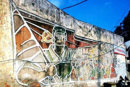 Hai bức tranh tường quý hiếm ở Hà Nội được giải cứu