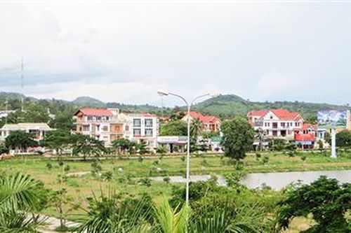 Nâng cao năng lực lãnh đạo của Đảng, xây dựng thị trấn Lao Bảo văn minh, giàu đẹp