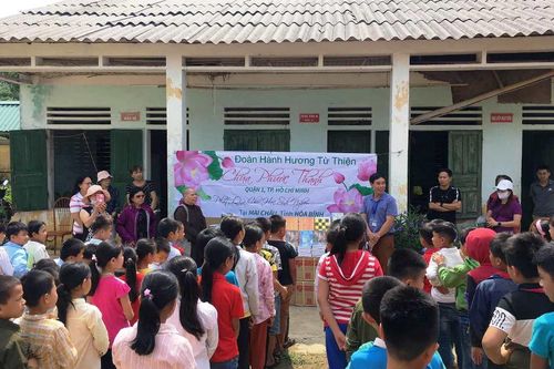Hỗ trợ xây dựng bếp ăn cho học sinh tỉnh Hòa Bình