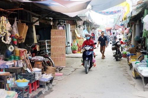 Di dời 14 hộ dân sống gần bờ rạch Cái Sắn ra khỏi khu vực có nguy cơ sạt lở