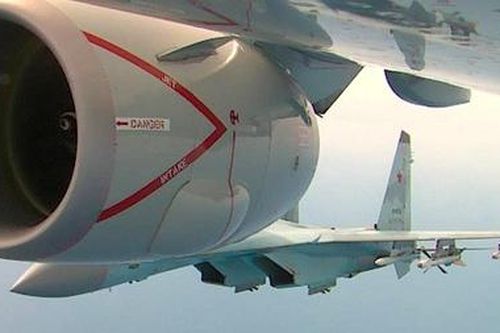 Mỹ 'bực ra mặt' vì máy bay P-8A bị Su-35 Nga xua đuổi gần Syria