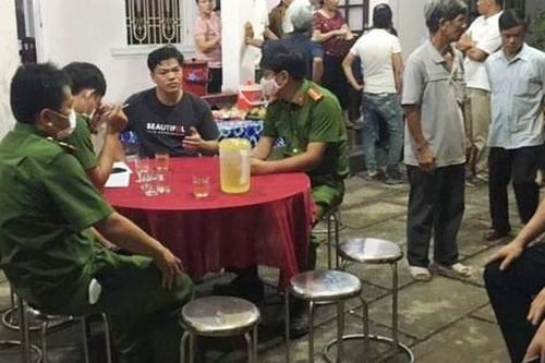 Tự ý thuê xe đưa nam công nhân tử nạn về quê có bị xử lý về hành vi xâm phạm thi thể?