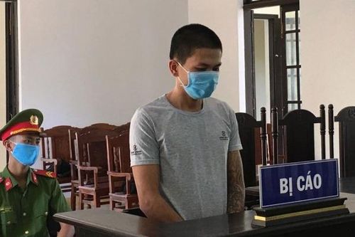 Đánh nữ nhân viên chốt kiểm dịch COVID-19, nam thanh niên nhận 9 tháng tù