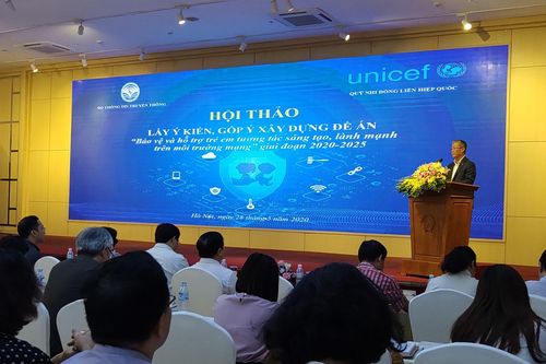 Bảo vệ và hỗ trợ trẻ em tương tác lành mạnh trên môi trường mạng