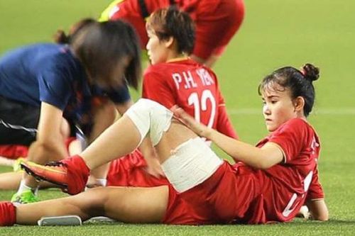 Bóng đá Việt Nam hôm nay: HLV Park Hang Seo hỗ trợ nữ tuyển thủ chữa chấn thương