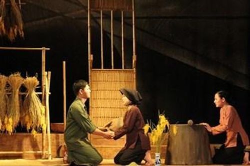 Sân khấu nhộn nhịp trở lại phục vụ khán giả