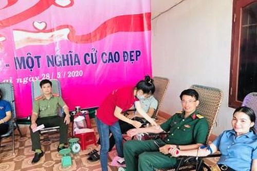 Tuổi trẻ Công ty 72 và huyện Đức Cơ tham gia hiến máu tình nguyện