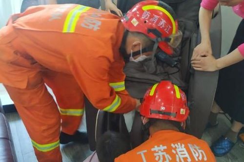 Em bé xém mất cánh tay bởi vật dụng tưởng an toàn trong nhà
