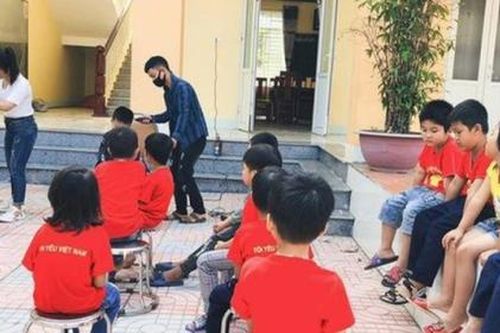 Hà Tĩnh có tiệm cắt tóc 0 đồng cho người nghèo, trẻ mồ côi