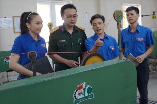 Học và làm theo lời Bác từ những việc cụ thể