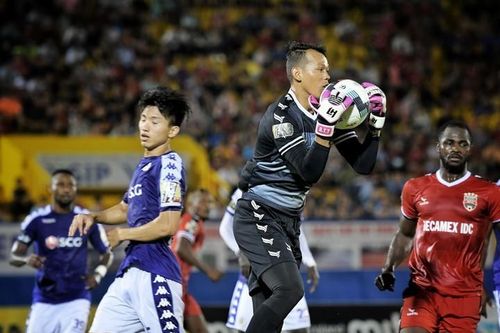 Hà Nội FC bất ngờ 'săn đón' Tấn Trường