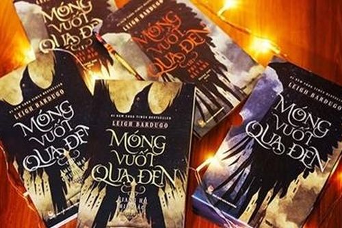 Ra mắt hồi kết bộ tiểu thuyết 'Móng vuốt quạ đen'