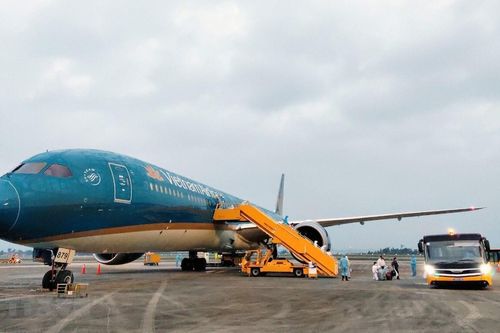 Xem xét nối lại một số đường bay quốc tế phù hợp với diễn biến thực tế