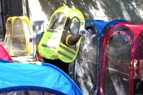 Độc đáo bữa tiệc giãn cách xã hội giữa tâm dịch New York