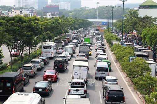 Giải quyết tình trạng ùn tắc giao thông quanh sân bay Tân Sơn Nhất