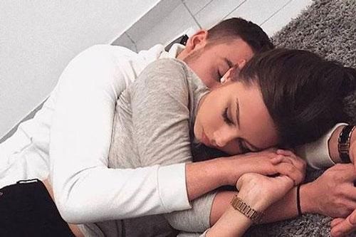 Định dành cho chồng sự bất ngờ nhưng bản thân lại 'thất kinh' khi chứng kiến bí mật của chồng