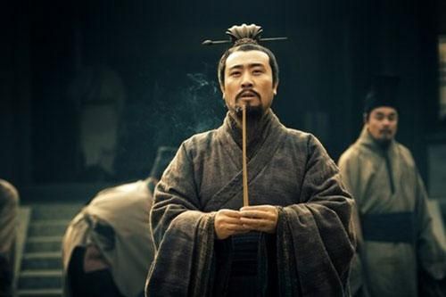 Lưu Bị nói: 'Huynh đệ như thủ túc, thê tử như y phục' và hàm ý thực sự khiến lòng người cảm động