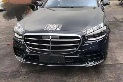 Lộ diện hình ảnh S-Class mới với nhiều thay đổi khác lạ