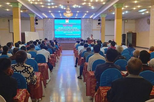 Kon Tum : Đại diện các tôn giáo nghe phổ biến luật