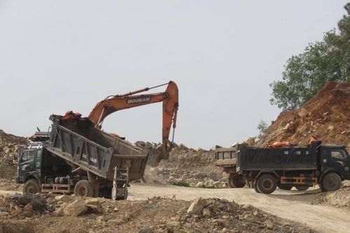Quản lý chặt hoạt động khai thác đất tại Móng Cái