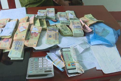 Triệt phá dường dây ghi lô đề hơn 200 triệu đồng mỗi ngày