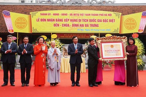 Đón Bằng xếp hạng di tích quốc gia đặc biệt đền - chùa - đình Hai Bà Trưng