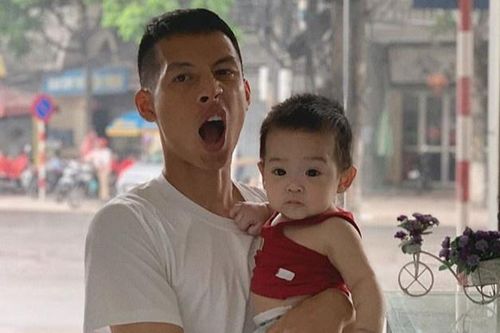 Đỗ Hùng Dũng bị bà xã đăng ảnh trêu chọc