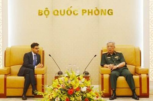 Thượng tướng Nguyễn Chí Vịnh tiếp Đại sứ Ấn Độ tại Việt Nam