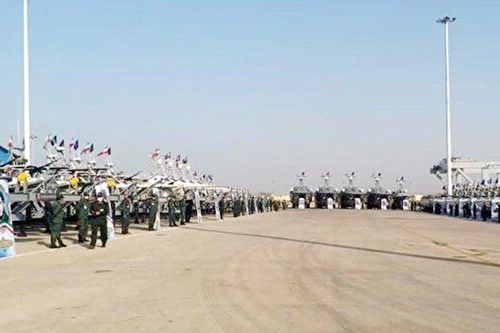Iran gây bất ngờ khi bổ sung thêm hơn 100 tàu tên lửa